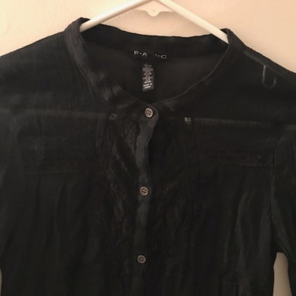 🍁5/30$!! EUC Lace FANG Button Down Black Shirt - Picture 3 of 11